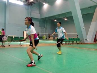 说明: E:\工作\2012.8-  机械学院\0 分工会 工作\2017年 相关\5.13 四院羽毛球比赛\照片\陈天宁 老师提供\QQ图片20170515083649.jpg